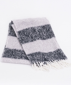 「ふわふわブークレボーダーストール（Room Journey（ルームジャーニー））」の商品画像の3枚目