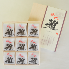 川辺食品株式会社の取り扱い商品「紀州の雅　9粒入り」の画像