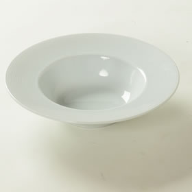 「UFO BOWL（パスタ皿）　Ｍサイズ（株式会社クリヤマ）」の商品画像