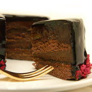 「贅沢ザッハトルテ（チョコレート専門店 デカダンス ドュ ショコラ）」の商品画像