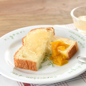 希少　堀井和子さん　プレート 堀井和子さんオリジナルデザイン にがうりプレート 直径19.5cmの