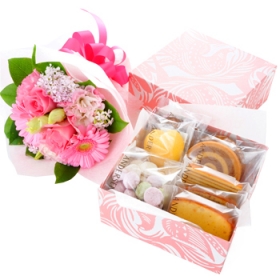 【母の日の贈りもの】ミニブケー&スイーツボックスの口コミ（クチコミ）情報の商品写真