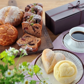 ハートとチョコのブレッドアソートの商品画像