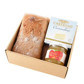 「ヒュッゲ 芸北りんごのジャム＆フルーツブレッド（株式会社アンデルセン）」の商品画像