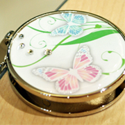 「バッグハンガー【ホワイトバタフライ】（株式会社WOL）」の商品画像