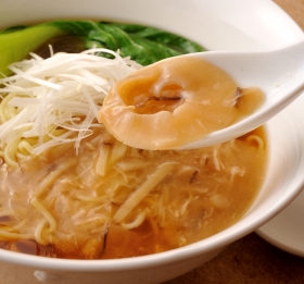 「＜東北復興応援！宮城県気仙沼市＞ふかひれラーメン&times;２箱（出光クレジット株式会社）」の商品画像