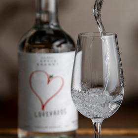 サンアップル醸造 LOVEVADOS APPLE BRANDY 25度 500mの商品画像