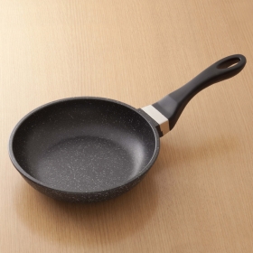 「ruhru健康フライパン （20x5.3cm IH&直火用）（株式会社インフィニ）」の商品画像