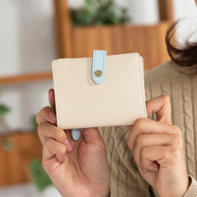 「バイカラー スリム 二つ折り財布【CHIOCCIOLA/キオッチョラ】（株式会社JALUX STYLE）」の商品画像