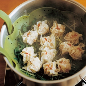 森かおるさんの蒸し料理にもざるにも便利！シリコーンスチーマーの商品画像