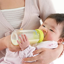 リッチェル 広口ほ乳びんの商品画像