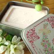「LE BLANC SOAP ルブランソープ　メタルボックス　ローズ（100g）（株式会社プロヴァンサ）」の商品画像
