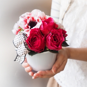 「【2014母の日】メッセージフラワーアレンジメント　エレガンスローズ（株式会社メリアルーム）」の商品画像