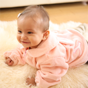 背中に大きくお名前をお入れするベビー服　Namingジャンパーの商品画像