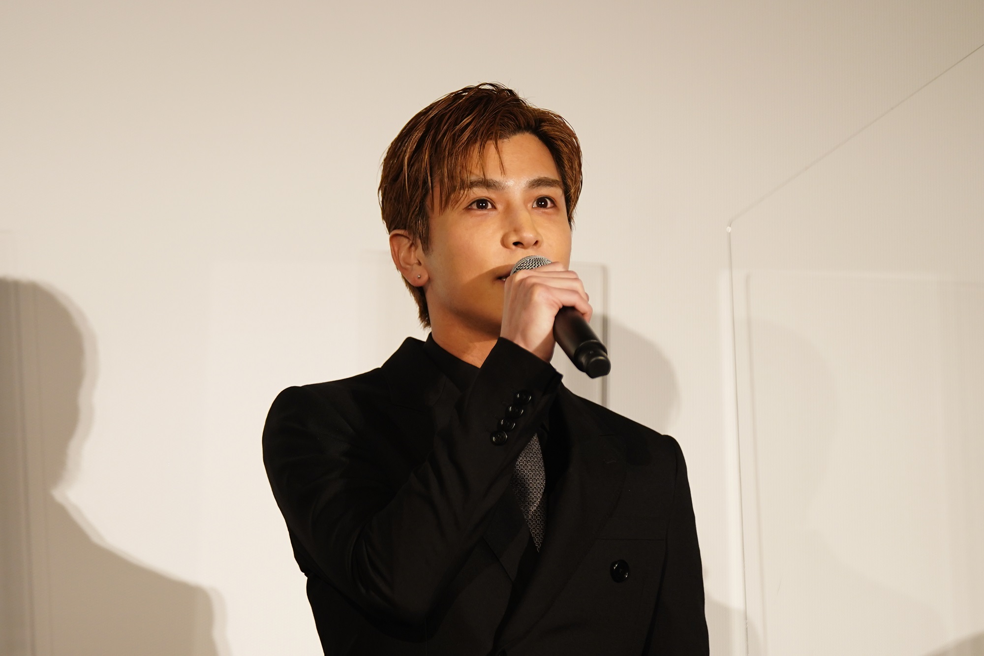 三代目 J Soul Brothers - ウェディングハイ  岩田剛典 舞台挨拶 岩田剛典の“体当たり演技”を篠原涼子が「新境地」と絶賛、中村