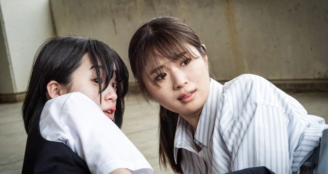 渋谷凪咲主演 清水崇監督最新作！ 男女5人の教室で、いないはずの