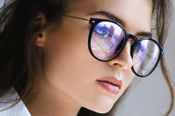 メガネの女性に弱い　英語 I have a thing for women wearing glasses