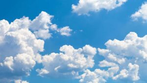 判断力が鈍くなる　英語　clouds your judgement 意味