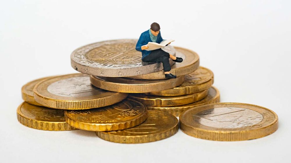 儲かる　英語　lucrative 意味