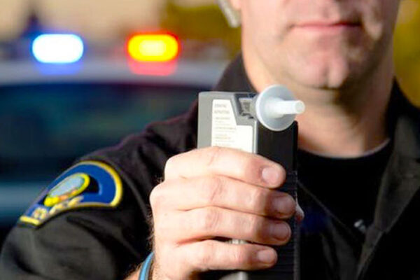 飲酒検問　英語　breathalyze 意味