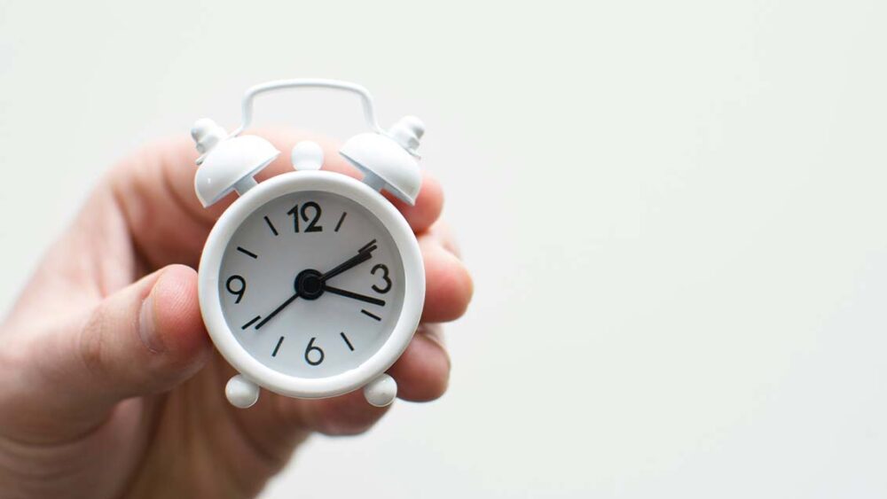 かかっても　英語　if that. 意味