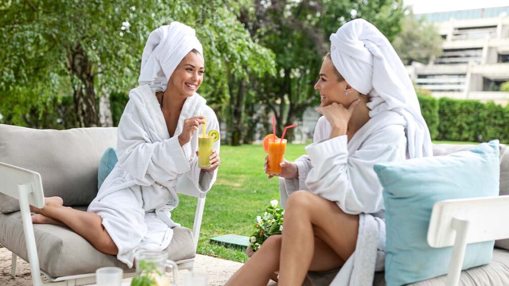 ちょろい　英語　a pushover 意味