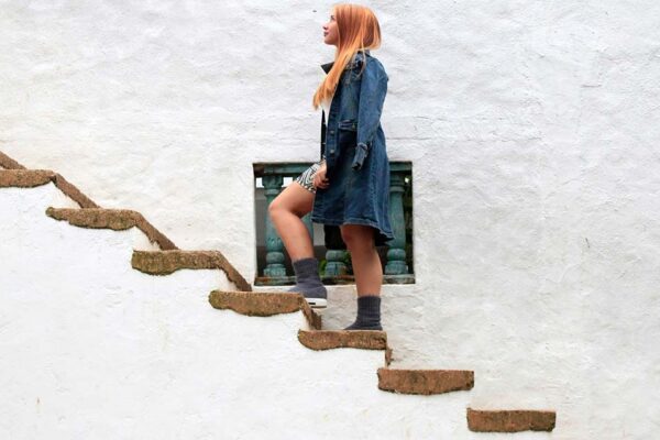 歩み寄る　英語　間を取る　meet halfway 意味