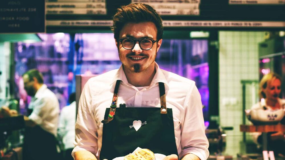 気配り　英語　attentive 意味