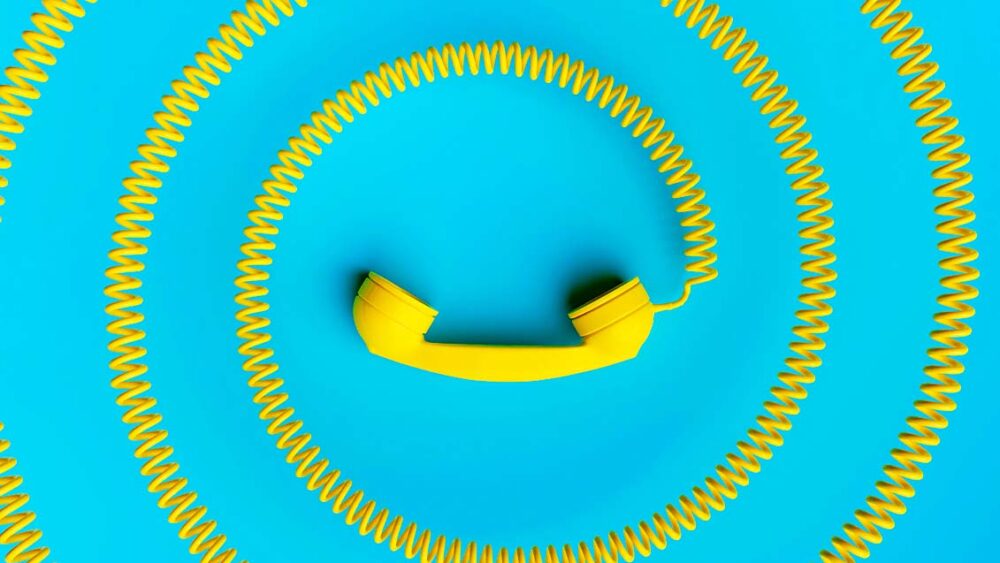 朝一で　英語　明日一番に　first thing in the morning first thing tomorrow 意味