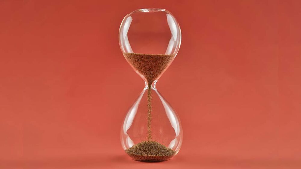 遅れを取り戻す　英語　make up for lost time 意味