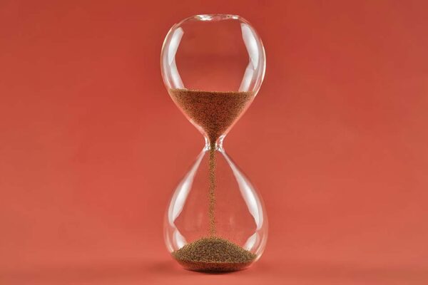 遅れを取り戻す　英語　make up for lost time 意味