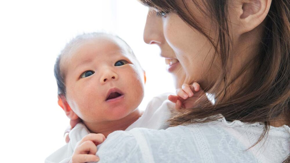 子供を寝かしつける　英語 put him to bed 意味