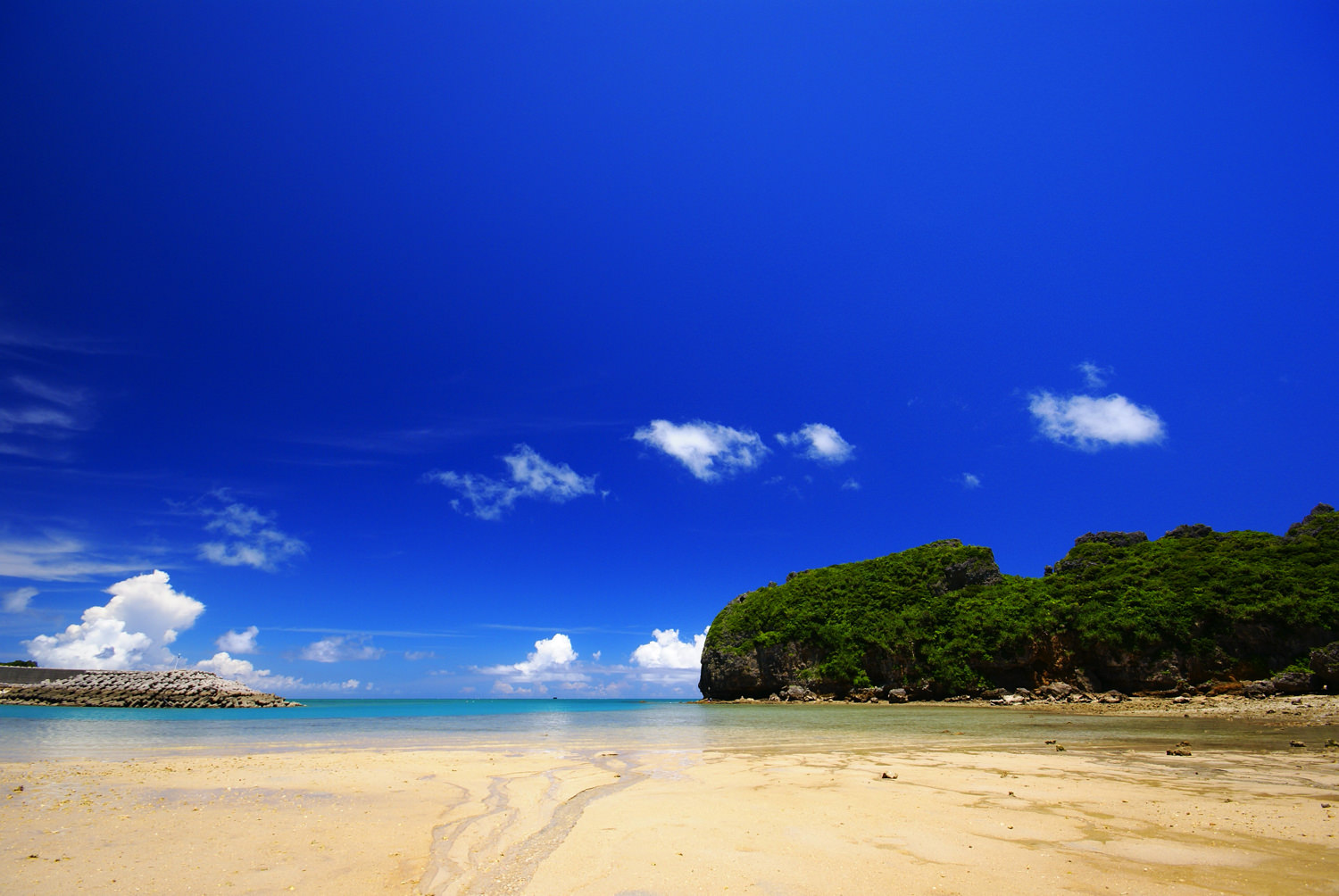 浜比嘉ビーチ おきなわlikes 県民と旅行者のための沖縄お出かけ情報サイト