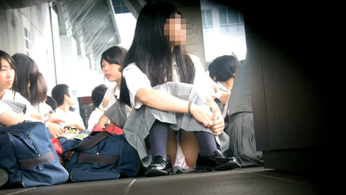アイドル予備軍パンチラ