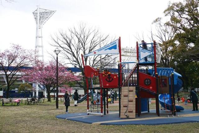カラフルな複合遊具