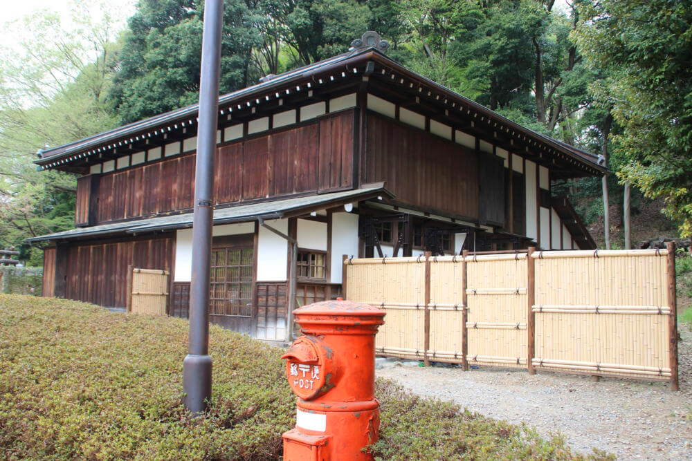 村野常右衛門生家の前には昔ながらのポストもあるよ