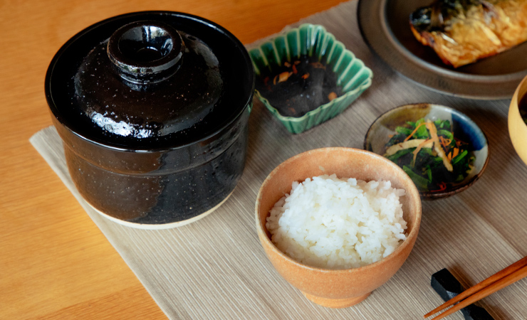 伊賀ノ匠　伊賀焼レンジ土鍋　レンジで10分1人用ごはん Amazon | レンジで10分 簡単 レンジ土鍋 【伊賀ノ匠】 1個 伊賀