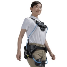 ユニフォームを着た男性 中程度の精度で自動的に生成された説明