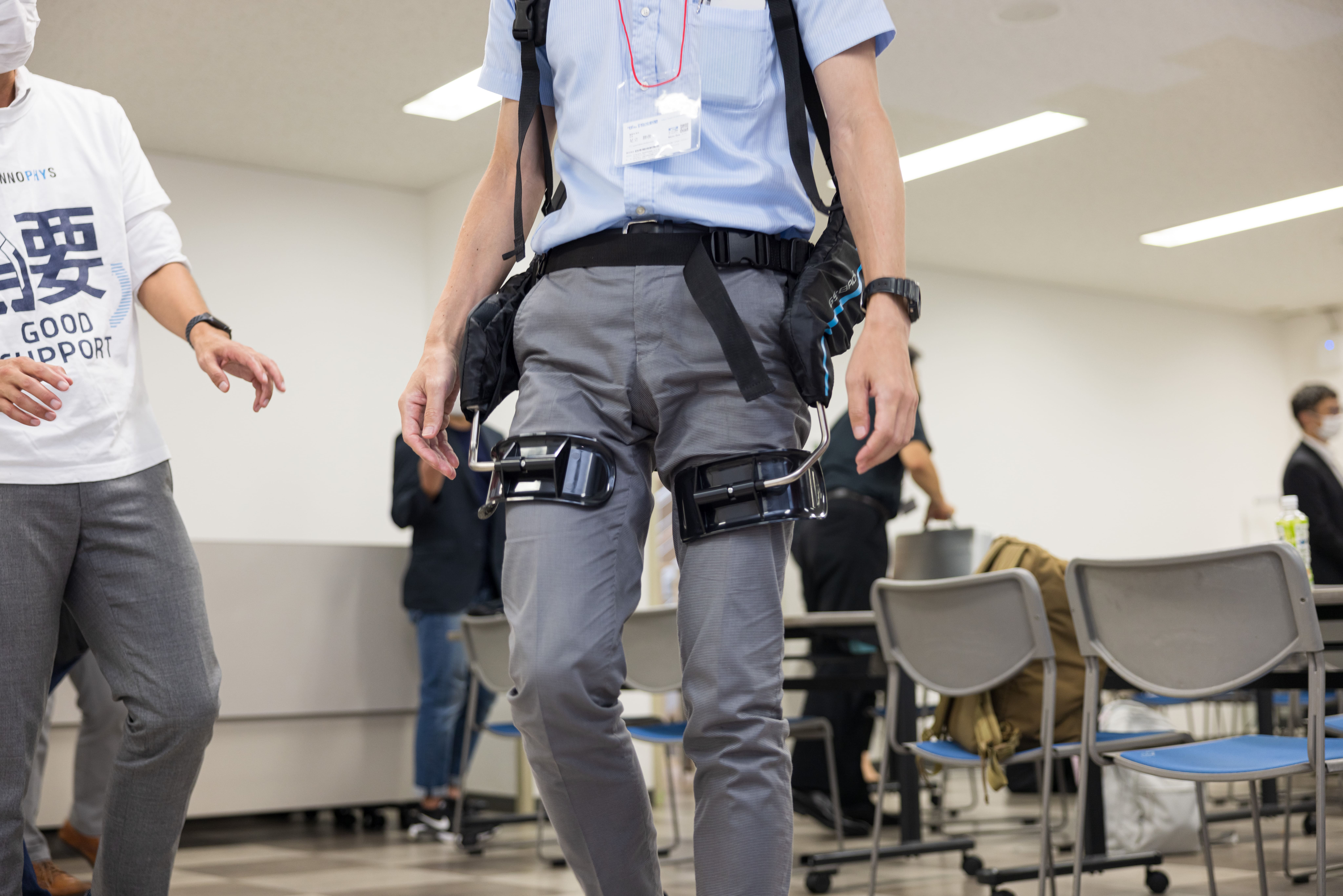 新しい腰補助モデル「マッスルスーツGS-BACK®」発売記念発表会を開催