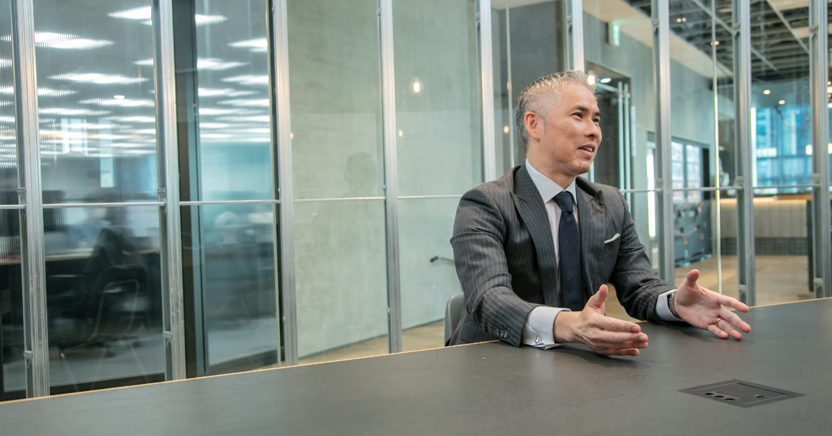 「エンプラ営業も任せろ」？“ゲンバ主義”を徹底する新CFOが語る、建設業界でのプラットフォーム構想の勝ち筋 | FastGrow