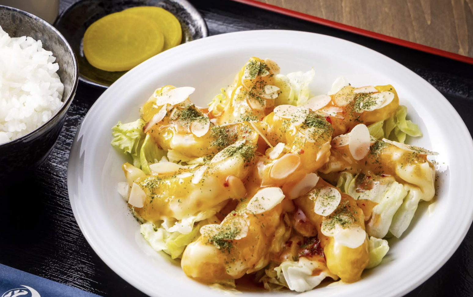 岡山県瀬戸内市で昼は定食屋、夜は居酒屋として営業する「かに…