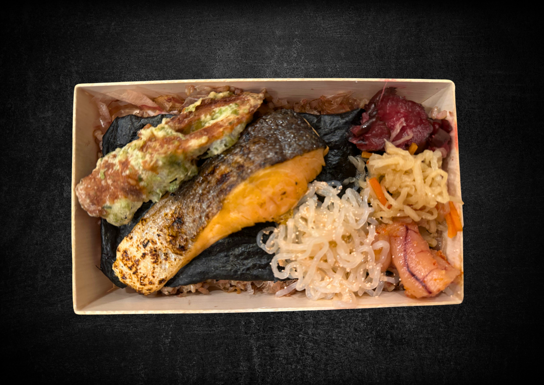 都内各地でオフィス街のランチ難民を救う。リヤカーでのお弁当…