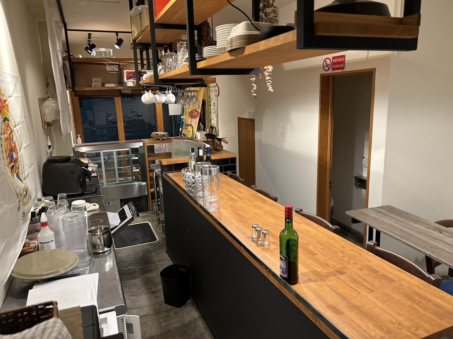 岡山駅から徒歩7分の場所にあるカフェ「Bar pasticceria トミヤ…