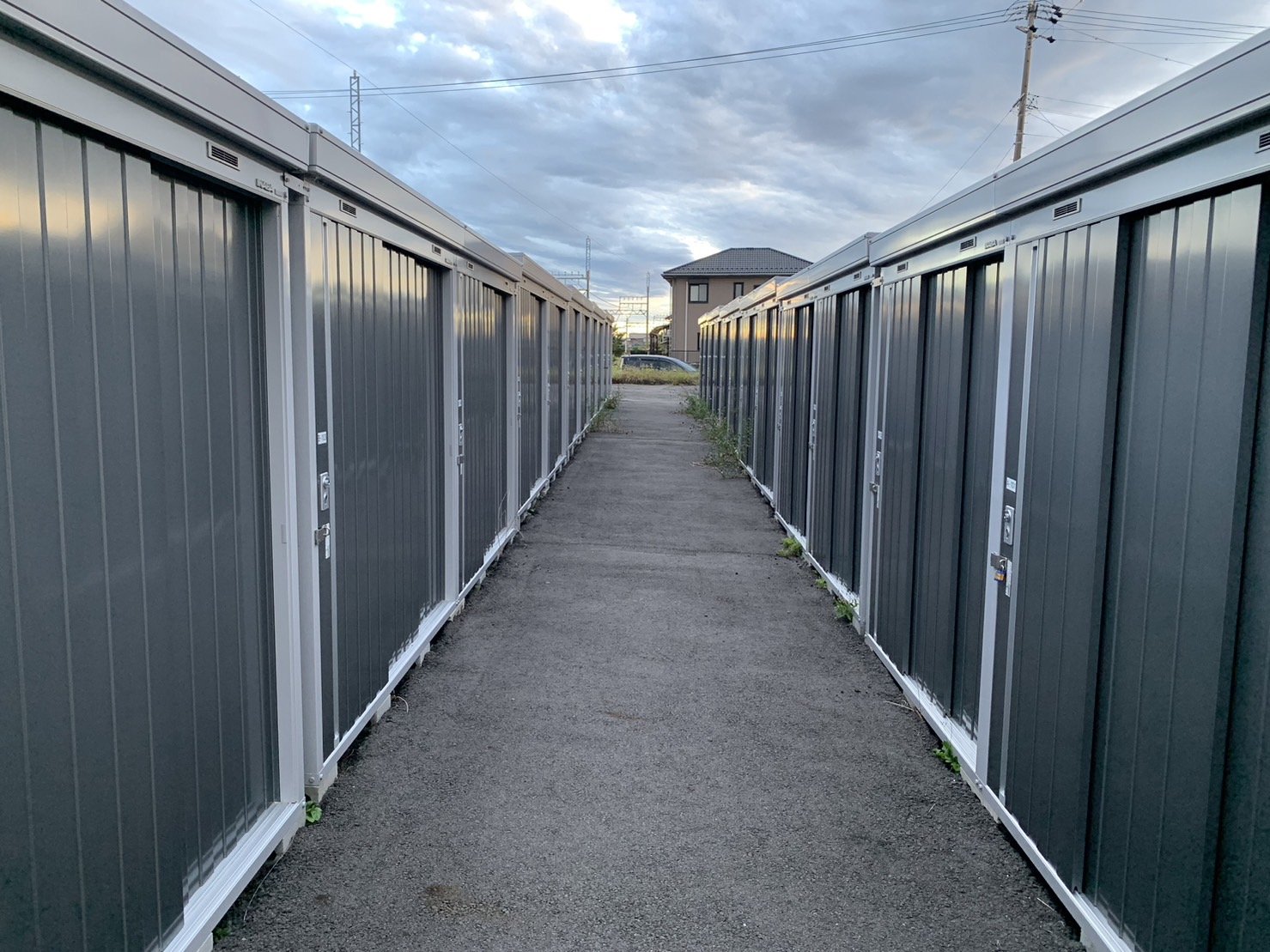 三重県鈴鹿市の稼働中トランクルーム「コンテナ収納片付けのプ…