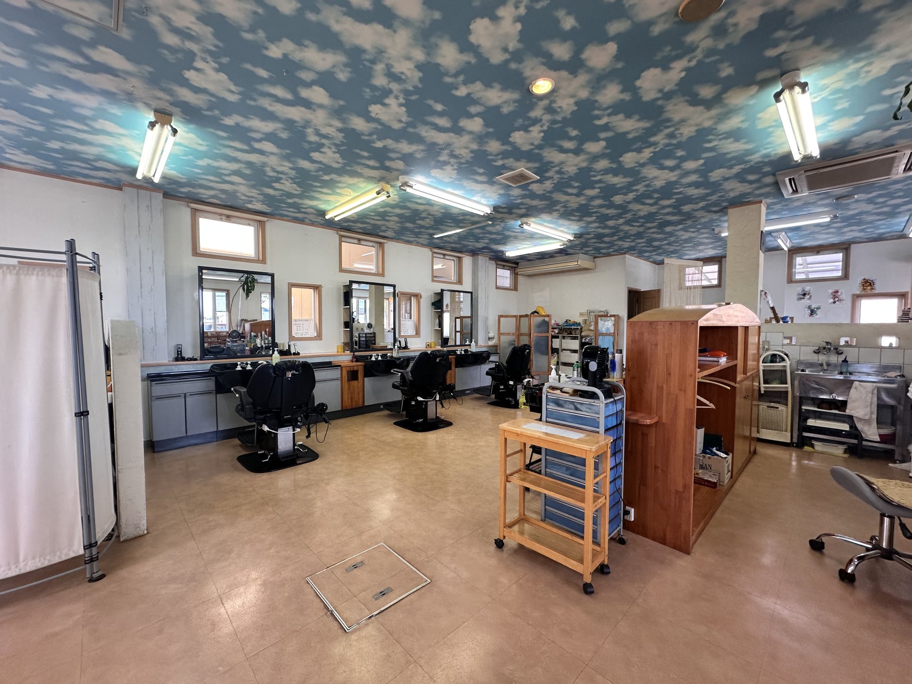 子どもから大人まで家族で通える理容・美容サロン、愛媛県松前…