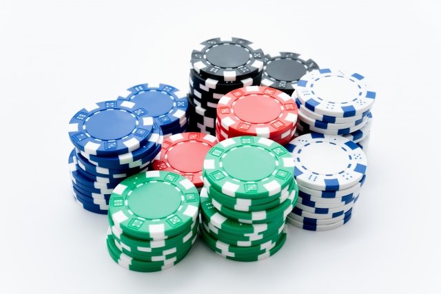 東京都内でアミューズメントバーを運営する企業が後継者を募集！