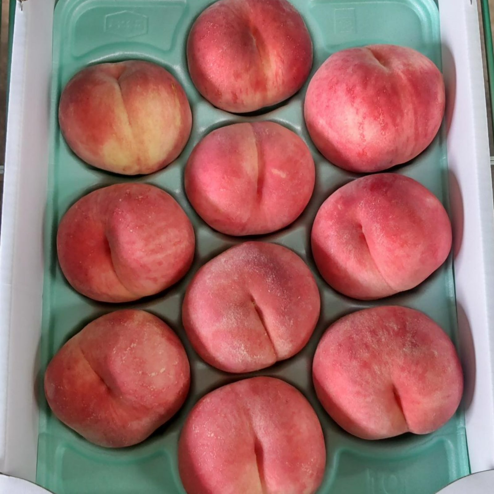 桃 大玉 3kg (さくら白桃/青空むすめ) | 果物/もも 産直アウル 農家