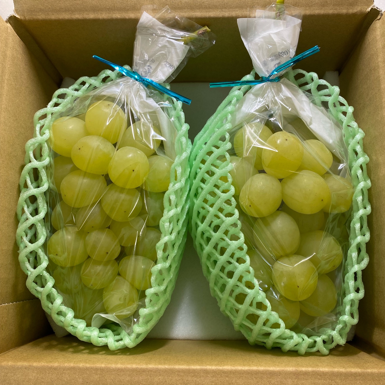 マスカサーティーン 約1kg(2〜3房) ｜ 果物/ぶどう 産直アウル 農家