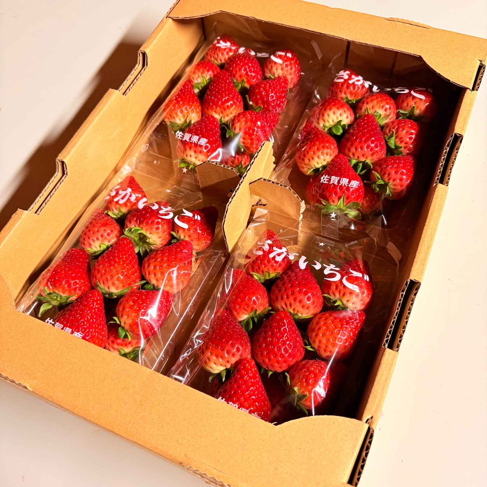 イチゴさん専用① てぃあらふぁーむが届ける「いちごさん」1キロ4パック入り ｜ 果物