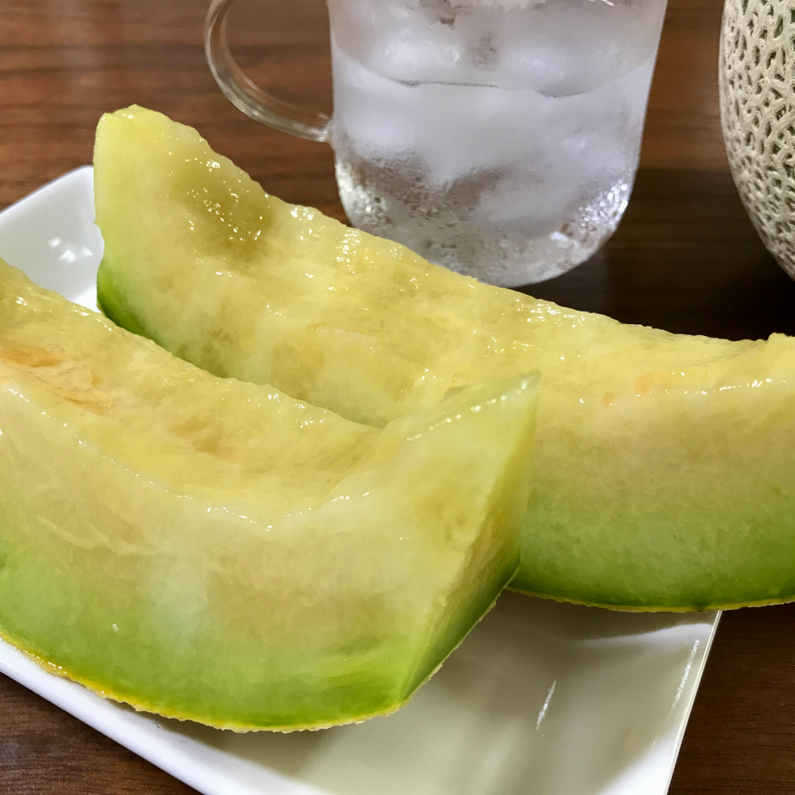 激レア! 北海道産青肉メロン『キングメルティ』 1玉 果物/メロン 産直アウル 農家から直接野菜などの食材を購入できる産地直送の宅配通販サイト 2玉 北海道産 富良野 幻の青肉メロン(キングメルティ) 糖度18度